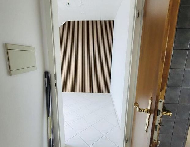 Perfekt f. Singles oder Paare: Wohnzimmer, Küche, Duschbad + Schlafplatz im Dachgiebel - Photo 1