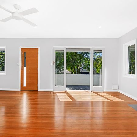 Freshly Updated Home in the Heart of Aspley! - Photo 5