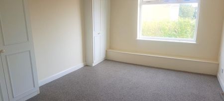 5 bedroom detached house to rent - Photo 3