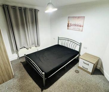 6 bedroom semi-detached house to rent - Photo 4