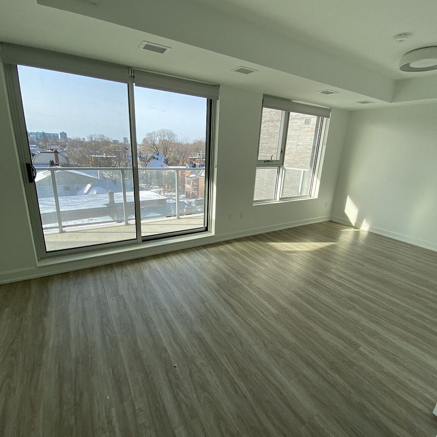 Centretown mid-rise modern apartment building. - Photo 1