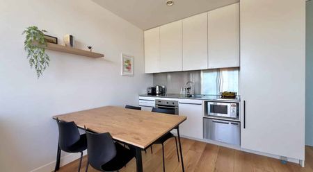 Top Floor with city views - Photo 4