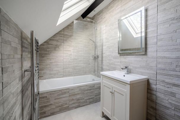 2 bedroom house to rent - Photo 1