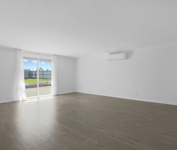 Refreshed 4-Bedroom Family Home in Quiet Court Location - Photo 4