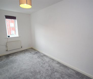 2 bedroom end of terrace house to rent - Photo 2