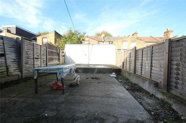 Lawrence Road, East Ham, E6 - Photo 1