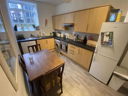 2 bedroom ground floor flat to rent - Photo 5