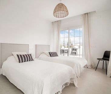 Middle Floor Apartment in Nueva Andalucía - Photo 2