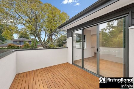Great Location! With 2 Bedroom, 1 Bathroom & Car Space - Photo 5