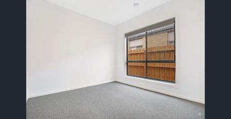 MODERN THREE BEDROOM HOME - Photo 5