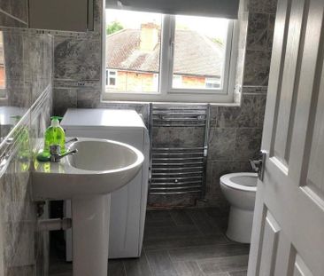 1 bedroom in a house share to rent - Photo 6