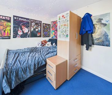 6 bedroom end of terrace house to rent - Photo 5