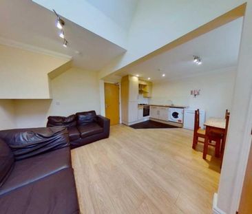 4 bedroom flat to rent - Photo 3