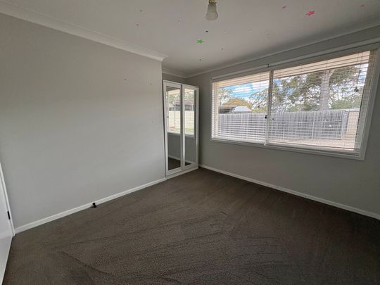 Family Friendly 3 Bedroom Home - Photo 1