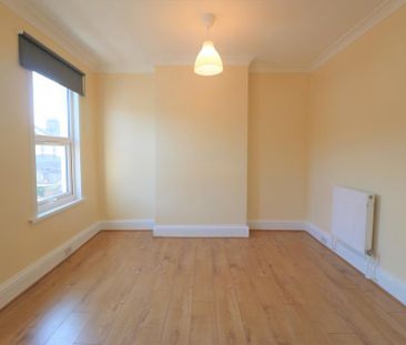 4 bedroom terraced house to rent - Photo 2