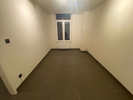 Gerenoveerd appartement op de eerste verdieping - Foto 3