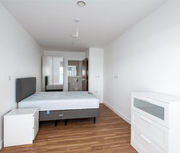 3 bedroom flat to rent - Photo 5