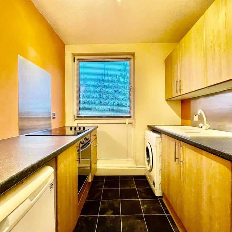 2 Bedroom Flat to Rent in Lea - Photo 1