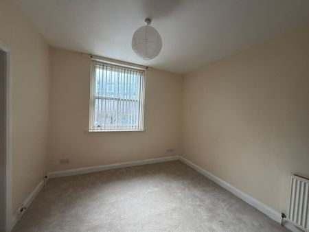ONE BEDROOM FLAT - Photo 2