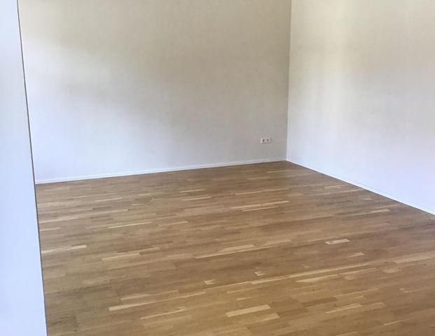 Schöne 2-Zimmerwohnung - Parkett - Königstraße - Schönes Bad mit Dusche und Wanne - Foto 1