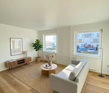 Moderne lejlighed med lys og rolig atmosfære i Nørresundby - Photo 1