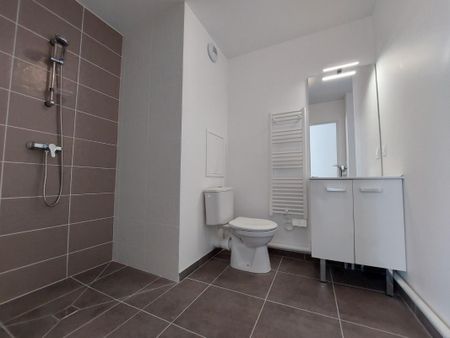 Location Appartement 2 pièces 46m² PETIT COURONNE 76650 - Photo 4