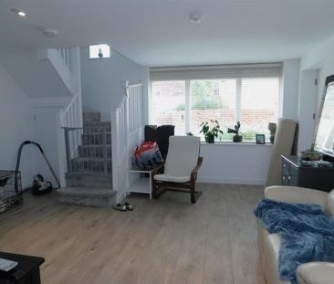 2 bedroom end of terrace house to rent - Photo 3