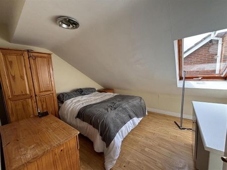 32 Fitzwilliam Square, Rugby Avenue, Belfast, BT7 1JH - Photo 5