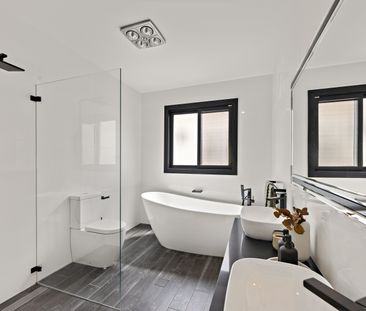 8 Alfred Avenue, Cronulla NSW 2230 - House For Rent | Domain - Photo 5