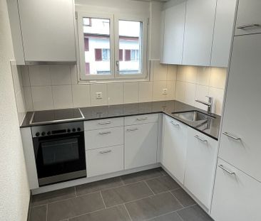 "schöne 2.5- Zimmerwohnung" - Foto 3