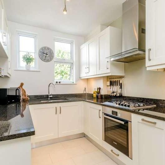 Chatsworth Avenue, Wimbledon, SW20 - Photo 1