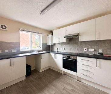 2 bedroom semi-detached house to rent - Photo 5