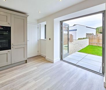 3 bedroom terraced house to rent - Photo 6