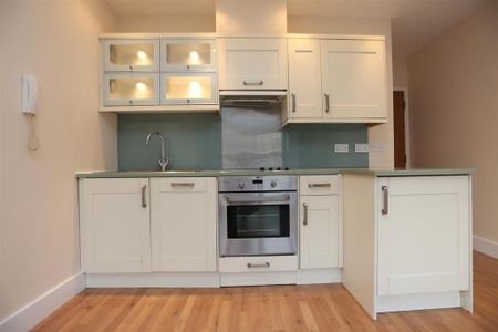 1 bedroom flat to rent - Photo 2
