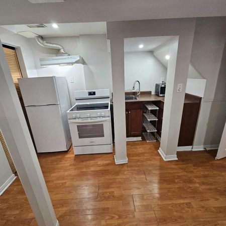 For Lease - 60 Twin Pines Crescent, Brampton, Ontario - Photo 4