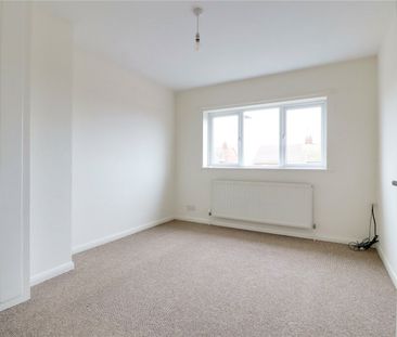 West Grove, Barton-upon-Humber, Lincolnshire, DN18 5AG - Photo 4