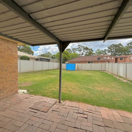 Four Bedroom Family Home in Great Location!! - Photo 3