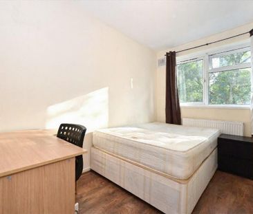 4 bedroom flat to rent - Photo 3