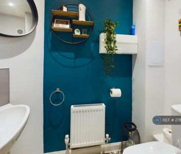 3 bedroom semi-detached house to rent - Photo 2