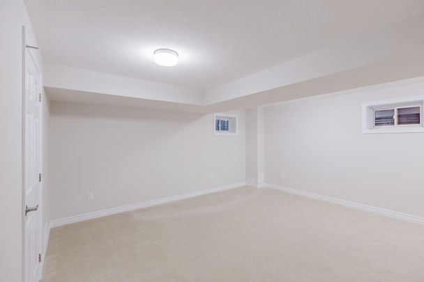 For Lease - 180 Ryan Reynolds Way, Orleans - Cumberland and Area, Ontario - Photo 1