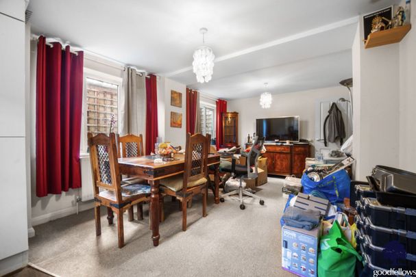 2 bedroom flat to rent, - Photo 1