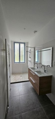 Location Maison 5 pièces 91m² PRIVAS 07000 - Photo 4