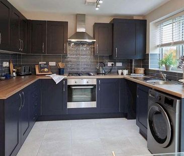 Acklam Gardens, Middlesbrough, TS5 - Photo 2