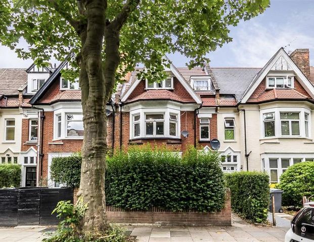 3 bedroom flat to rent - Photo 1