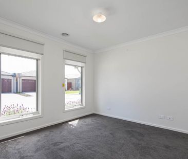 44 Manchester Boulevard, Officer - Photo 3