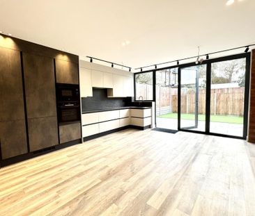3 bedroom flat to rent - Photo 4