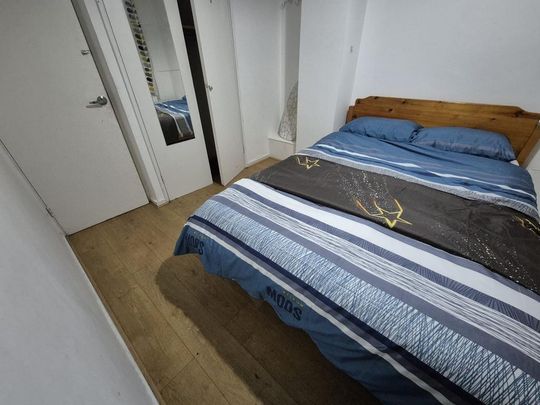 1 bedroom in a house share to rent - Photo 1