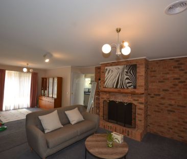 19 Summerhill Park Drive, Mooroolbark - Photo 4