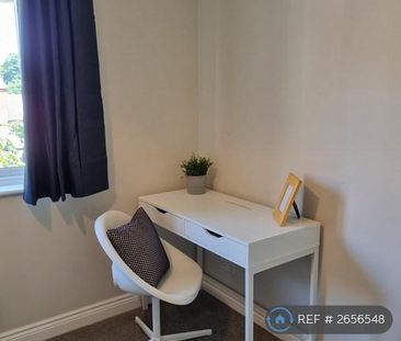 4 bedroom end of terrace house to rent - Photo 6