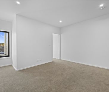 Stunning Brand New Townhouse! - Photo 5
